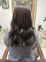 アン アミゥ(Un amiw.)&nbsp;透明感抜群！オリーブカラー