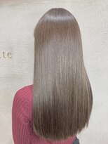 フーチー クーチー アマティー 豊中店(FUCHI KUCHI amati)&nbsp;@fuchi_kuchi.okada[梅田豊中/オリーブグレージュ/水素カラー］