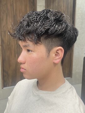 フイ 新宿3丁目(Hui) ハイトーンカラー/マッシュパーマ/アースカラー/men's/