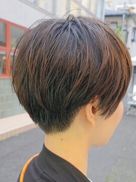 トリコ ショップアンドヘアサロン(tricot shop hair salon) 後ろ姿が綺麗なショート×細見えマッシュショート　フクザワ