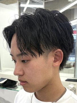 ウィル バイ ブラウン(Vir by Brown) センターパート/縦落ちパーマ/藤沢美容室