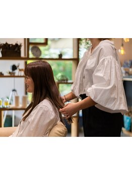 髪の事を知り尽くしたスタッフが貴方の髪の状態に合わせてご提案。特にオトナ女性からの支持率◎