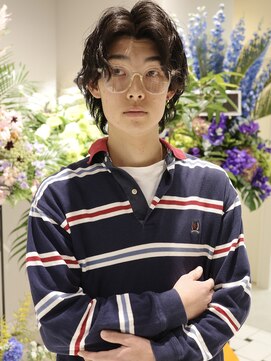 ウィム(wim) 『メンズミディアムヘア』ウルフセンターパート/メンズヘア