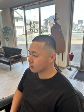 岡田理髪処 buzz cut