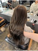 オリーブベージュ