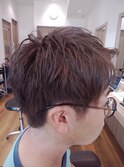 デキる男の爽やか短髪！束感ツーブロックで魅せるメンズショート