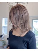 透明感あるグレージュカラー
