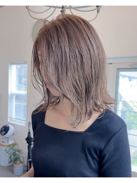 レポ(LEPO) 透明感あるグレージュカラー