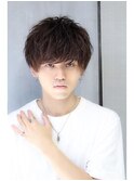 ソフトツーブロック刈り上げ無造作マッシュブラウン