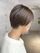 ミーナ バイ アーバン(Meena by urban.)&nbsp;【Meenaハザマ】スッキリショート×アッシュベージュ