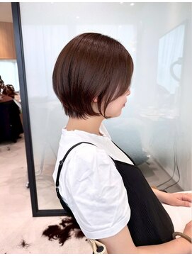 ファムバイアヴァンス(Femme by AVANCE.) ミニウルフまあるく包み込むナチュラルショートボブ