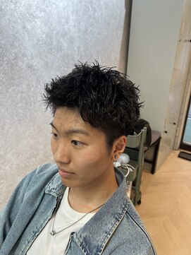 ラルス(Larus) スペインカール/スパイキーショート/ブルーブラック