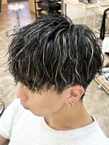 ボンドストーリールミエール(Bond Story lumiere) ツイストスパイラルパーマメッシュハイライトラウンドマッシュ