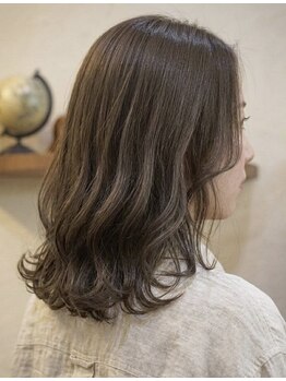 レーヴェル(revelle)の写真/肌の弱い方でも通い続けられるオーガニックサロン！女性でも停めやすい駐車場あり◎髪や肌に優しい施術を。