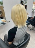 ハイトーンブロンド×コンパクトミディウルフデザインカラー