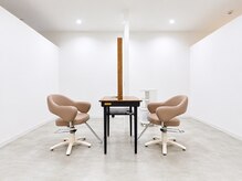 アンドザビューティー イオンタウン防府(AND THE BEAUTY)の雰囲気(ゆったりとしたセットブース。落ち着く空間でスペシャルケアを!)