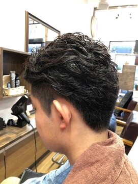 ヘア プロデュース アイモ(Hair Produce Aimo) サイドパートのクラシカルツーブロックスタイル☆