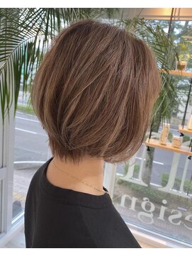 リズム(lysm) ミルクティーカラー×ハイライト ショートボブ