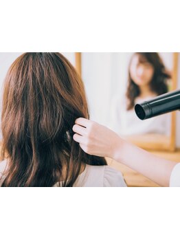 一生付き合う髪だからこそ、マンツーマンでとことん向き合う!!髪のお悩みも解決する実力派Stylist在籍◎