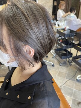 モアヘアーセカンド(MORE-HAIR Second) ハイライトでインナーカラー風グレージュ