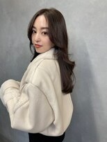 アイユー(ii+U)&nbsp;韓国　レイヤーカット　暗髪　顔周りカット　艶