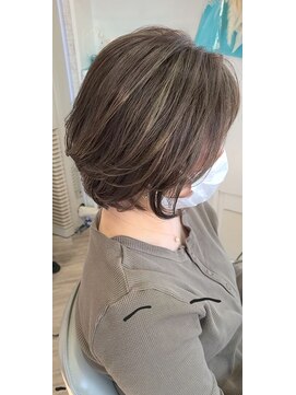 フェリス(Felis) ミディアムボブ