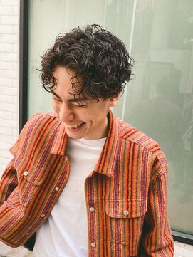 ルーカス(LUCAS) センターパート×パーマ