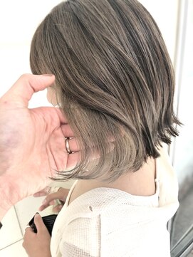 ニコン(NICOM.) インナーカラー&切りっぱなしボブ