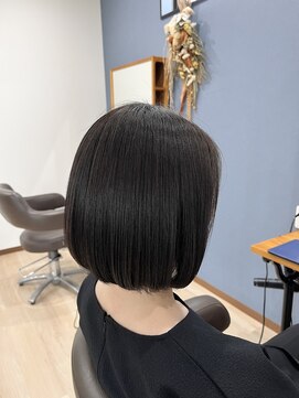 ルル 宇都宮(Loulou) 前下がりボブ