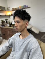 シラス(SiLasu)&nbsp;スキンフェードアップバングツイスト