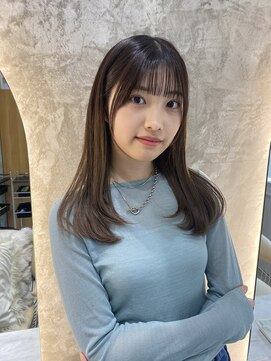 ヨロ(YORO) 【新潟/古町】顔まわりレイヤー　ミディアムレイヤー