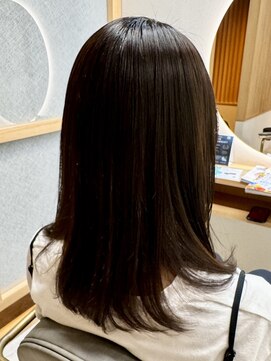 イゾラ(isola) 【isola】オーガニックカラー/レイヤー/20代30代40代/ミディアム