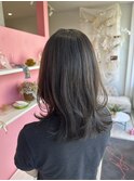 オリーブカラー×レイヤーカット