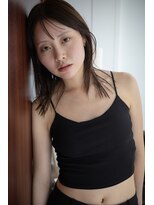 フィーカ(Fiika)&nbsp;レイヤーカット/小顔ヘア/伸ばしかけヘア/ベージュ【肥後橋】