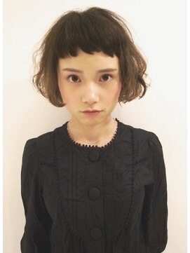 シー(she.) she.短め前髪とボブウェーブ