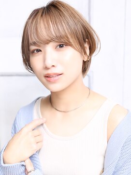 クラッチ 博多(CLUTCH) 大人可愛い小顔ツヤ髪くびれショートショートボブ前髪ありA4