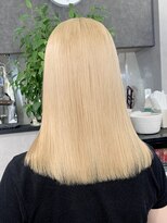 ロウル 渋谷(LOWRL)&nbsp;ホワイトブロンド/抜きっぱなしブロンド/ケアブリーチ