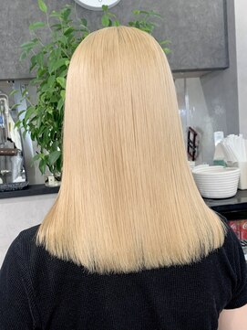 ロウル 渋谷(LOWRL) ホワイトブロンド/抜きっぱなしブロンド/ケアブリーチ