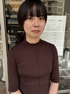 ハマモト ヤマ オオサカ(ハマモト Yama Osaka) 秋のマッシュボブスタイル。