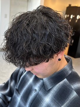 フゥ 宇都宮(FeU) 緩め波巻きスパイラルパーマシャドウパーマメンズマッシュウルフ