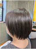 ショートボブ