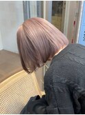 ハイトーン切りっぱなしショートボブミルクティーピンクベージュ