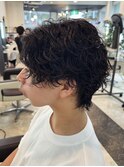 波巻きスパイラルパーマシャドウパーマメンズウルフヘア緩め40代