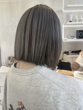 プラス ファースト ヘア(Plus 1st) グレージュ×アンブレラカラー×アウターカラー