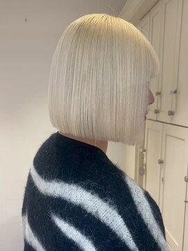 ベレーザ 渋谷神南(Beleza) 16855抜きっぱなしブロンドホワイトブロンド韓国ミニマルボブ