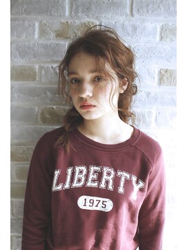 ナヌーク シブヤ(nanuk shibuya) 【nanuk 】 センターパート　×　決めすぎないリラックウェーブ