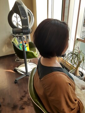 サピロス(sappheiros) ストレートショートボブ