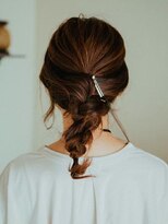 カラーサロンビスカリア 相模原エリア 淵野辺駅店(Color salon Biscaria)&nbsp;編み込みポニー