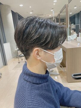 アウラ(AURA) センターパート×ニュアンスパーマ