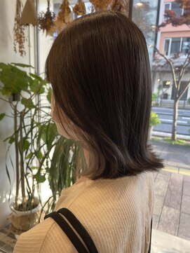 マァロ(malo.) ぷつんとカット×グレージュ